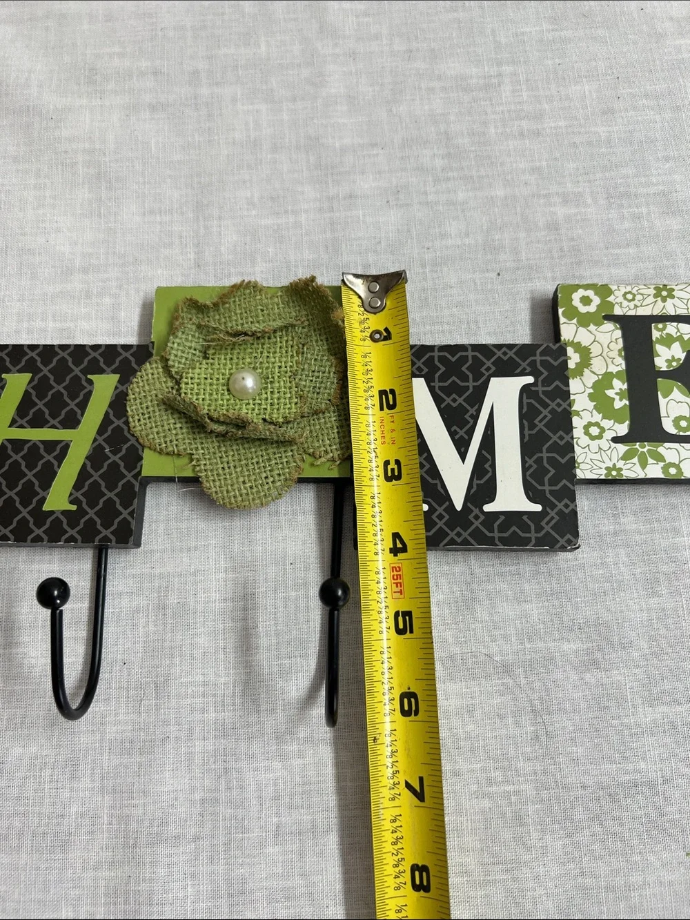 🌞 Home Wall Decor 'HOME' Hook Coat Rack with Green Burlap Flower for “o”